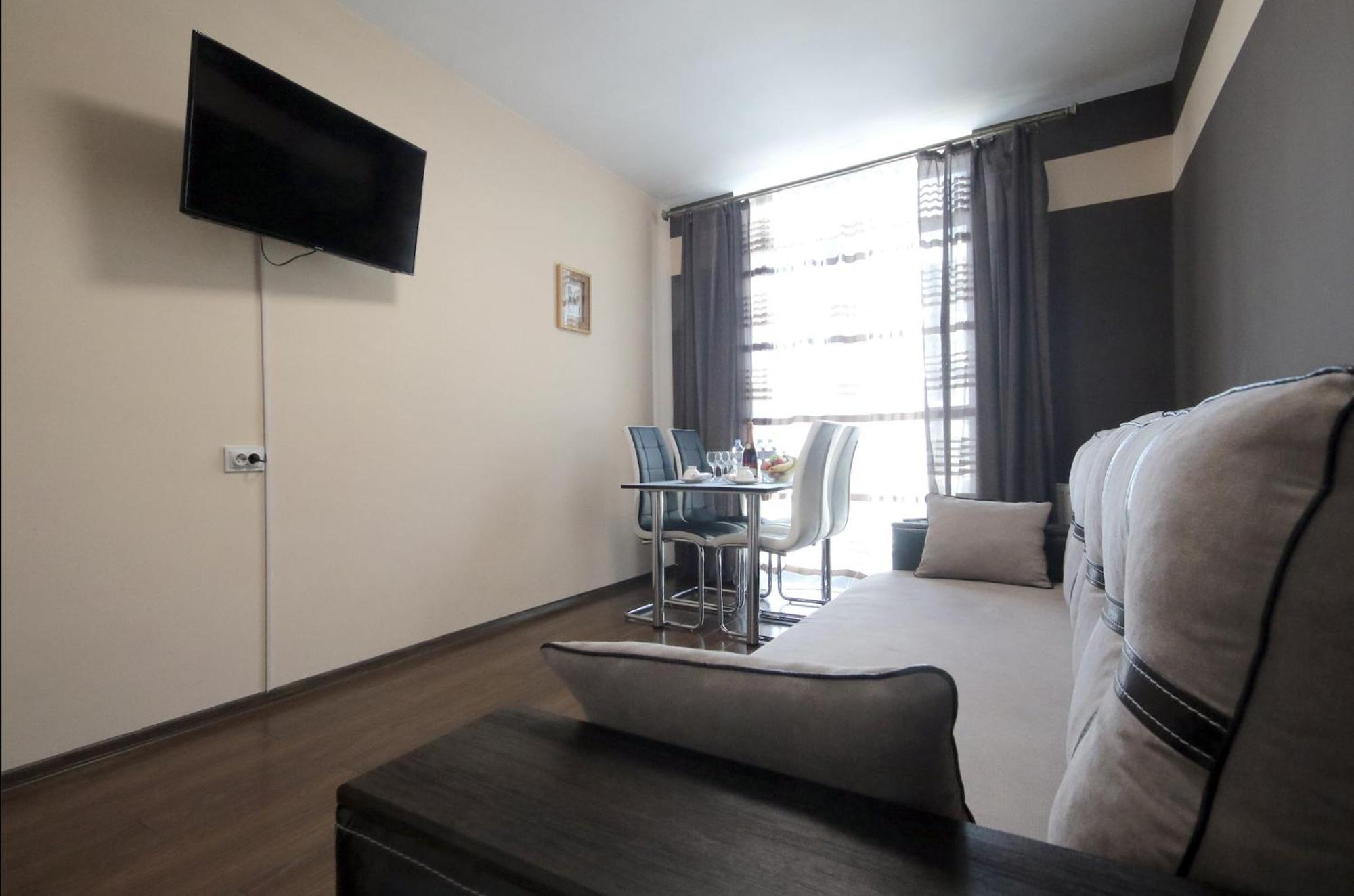 "Deluxe Apartments" C 16-Є - 1221 Лвив Екстериор снимка